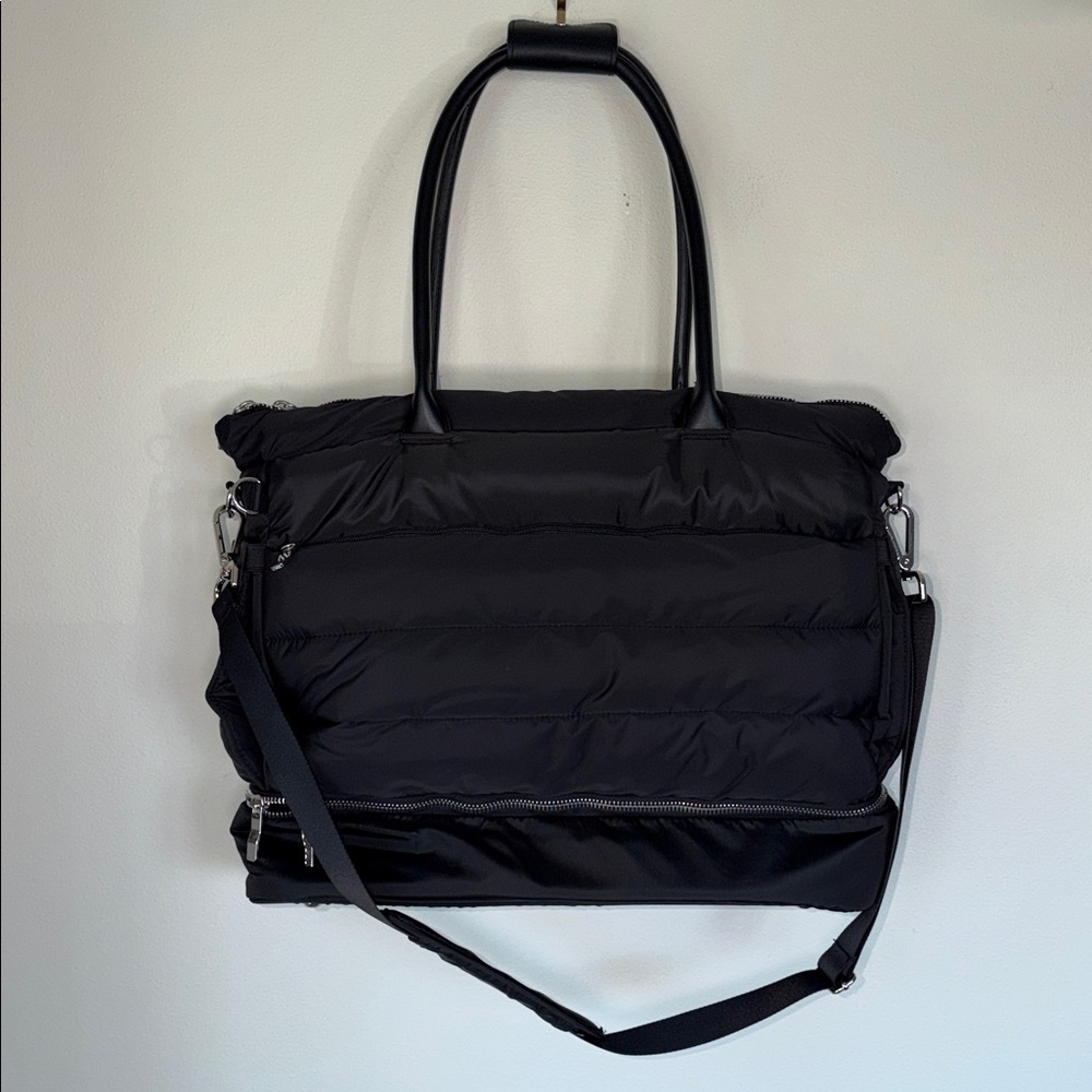 Like New Black Puffer Shoulder Bag Zip Up Cooler Bag Travel Purse - Picture 1 of 8